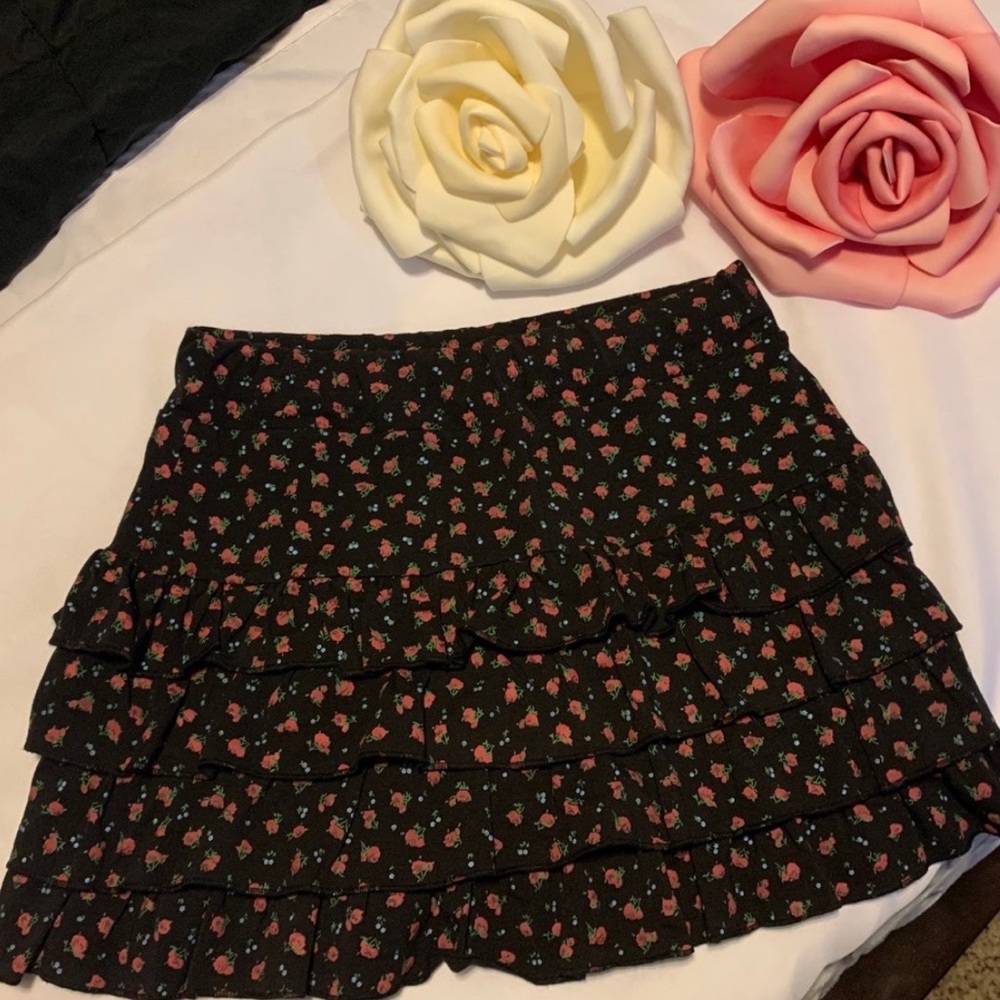 Betsey Johnson skirt 🌺